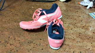 Zapatillas de clavos rosas y azules Talla 34EU