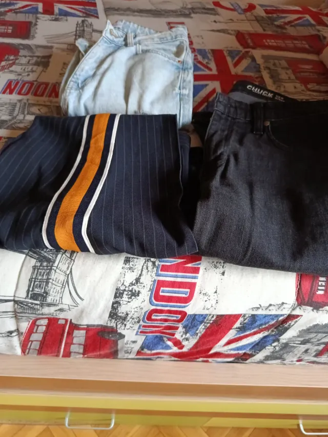 Lote 3 Pantalones T36 y 1 Negro T40 Mango