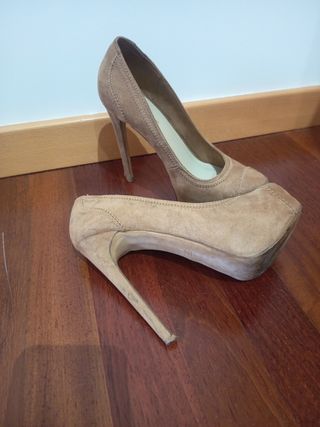 Zapatos de tacón Bershka beige/marrón