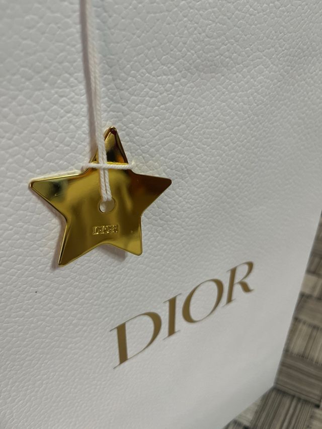 Caja y bolsa Dior