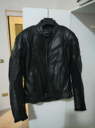 Giubbotto da moto in pelle nero