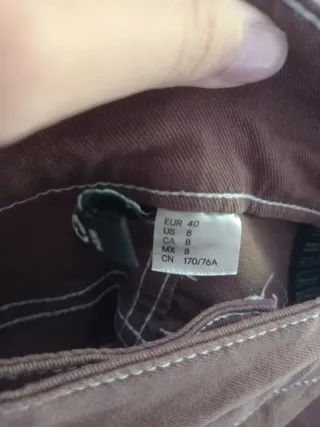 Minigonna marrone con cuciture bianche