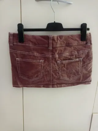 Minigonna marrone con cuciture bianche