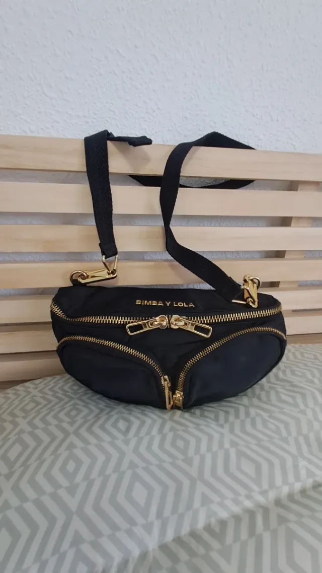 Riñonera Bimba y Lola Negra y Dorada