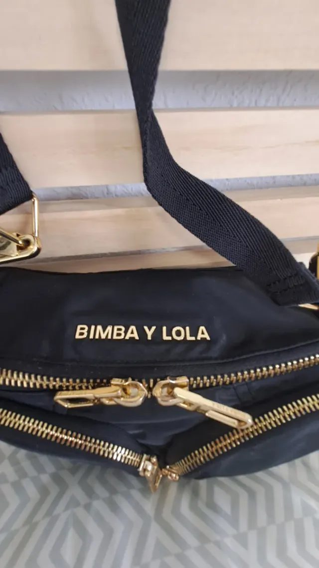 Riñonera Bimba y Lola Negra y Dorada