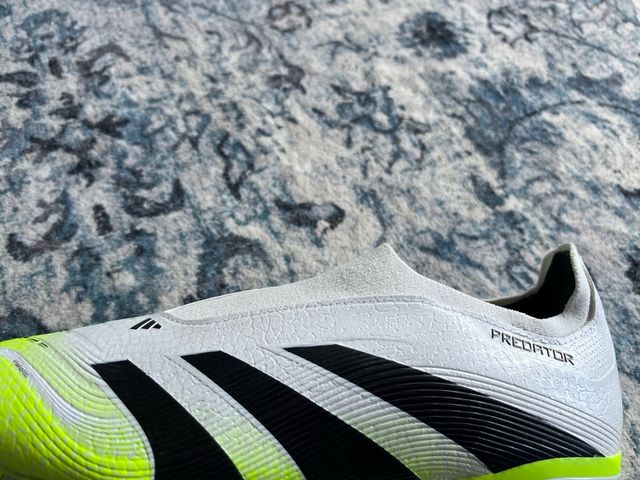 Adidas Predator blanco, verde y negro