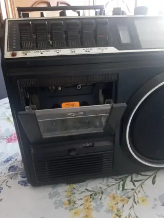 Radiocassette con TV JVC Vintage Negro