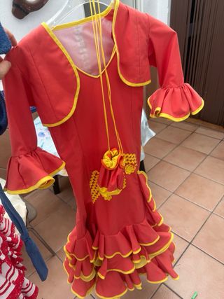 Traje de Gitana para Niña el traje salmón 80€