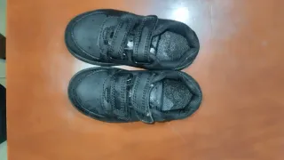 Zapatos negros para niño/niña