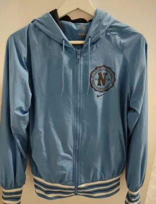 Chaqueta cortavientos Nike azul