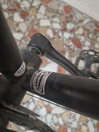 Bicicleta de montaña negra