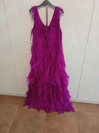 Vestido morado con volantes