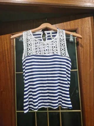 Diferentes camisetas tallas M por 1 euro la unidad