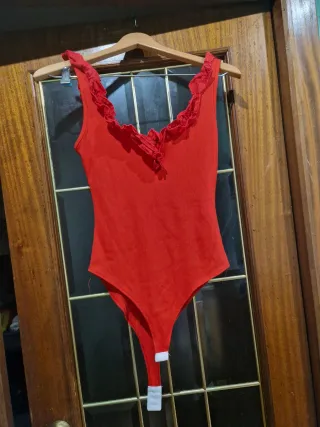 Diferentes camisetas tallas M por 1 euro la unidad