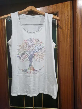 Diferentes camisetas tallas M por 1 euro la unidad