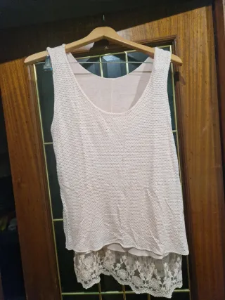 Diferentes camisetas tallas M por 1 euro la unidad