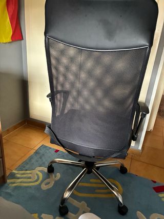 Silla de escritorio giratoria negra