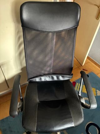 Silla de escritorio giratoria negra