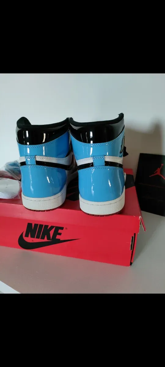 Jordan 1 Retro High Fearless UNC Chicago