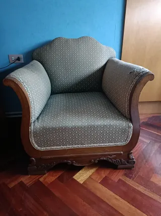 Butaca de madera y tela