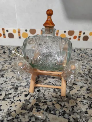 Barile in vetro con 4 bicchieri, VECCHIO MAI INDOSSATO