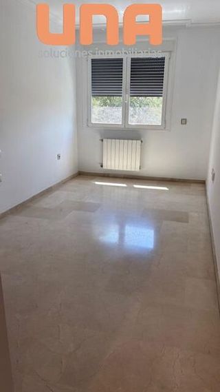 Piso en alquiler en Huerta de la Reina - Trassierra en Córdoba