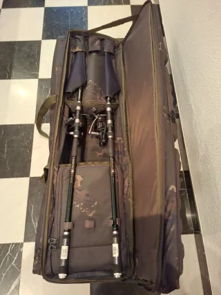 Funda para cañas de carpa.