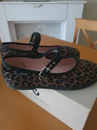 Zapatos Victoria leopardo