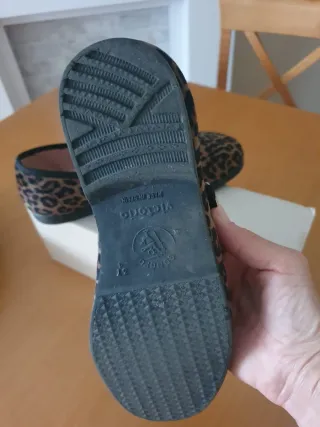 Zapatos Victoria leopardo