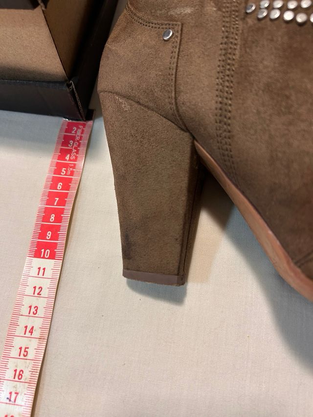 Botines Cowboy Zara Marrones Mujer con tachuelas