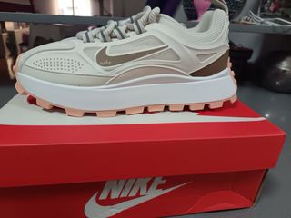 Nike Bailleli Beige y Rosa