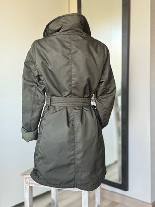 Gabardina Burberry ,precio en tienda 1200€ 