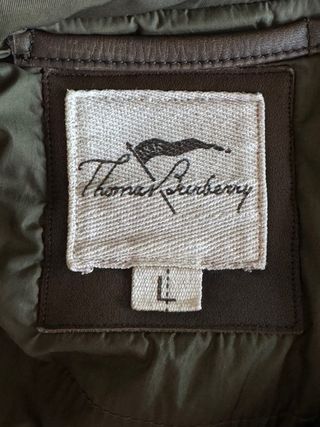 Gabardina Burberry ,precio en tienda 1200€ 