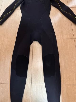 Traje de neopreno con capucha talla L