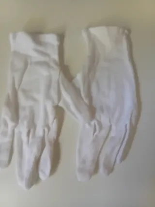 Guantes blancos de tela