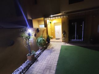 ADOSADO TURISTICO CERCA DE CASTILLO DE SANTIAGO.