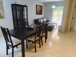 ADOSADO TURISTICO CERCA DE CASTILLO DE SANTIAGO.