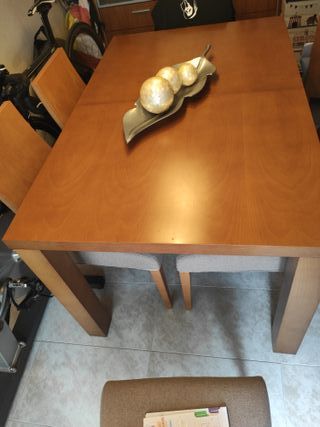 Mesa madera y 6 sillas de comedor