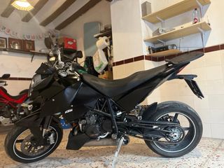 KTM Duke 690
