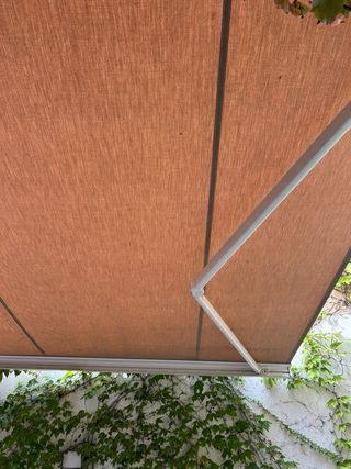 Toldo eléctrico 280cm beige con mando