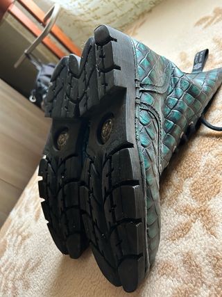 Botas New Rock Talla 44 Diseño Escamas