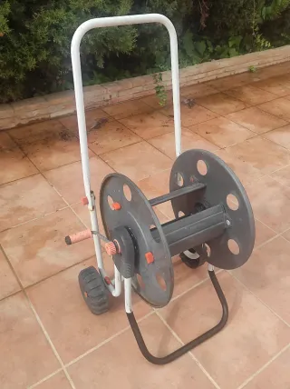 Carro enrollador manguera jardín