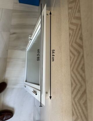 Ventana batiente aluminio cristal esmerilado