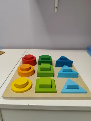 Puzzle Montessori Madera Formas y Tamaños