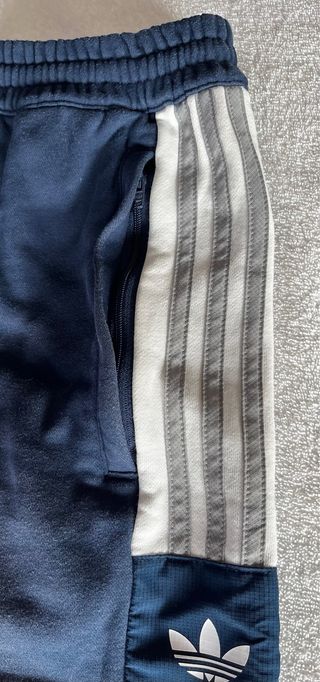 Pantalón corto Adidas azul marino