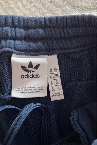Pantalón corto Adidas azul marino