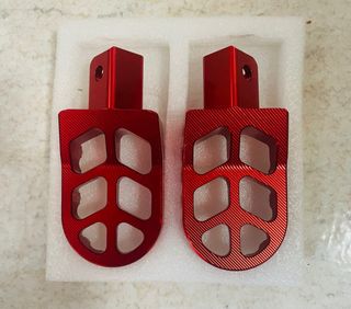 Pedane moto CNC Alluminio Rosse NUOVE