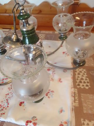 Lámpara araña con tulipas de cristal