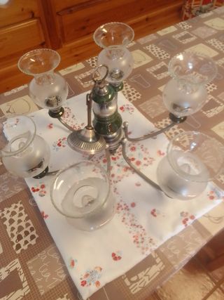 Lámpara araña con tulipas de cristal