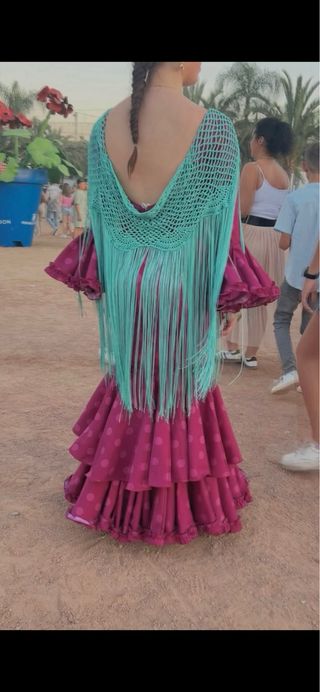 Vestido de gitana color bugamvilla con volantes